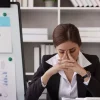 femmes au bureau épuisement, fatigue